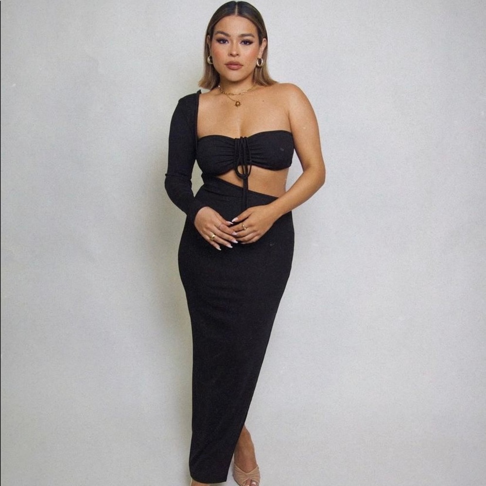 Miss Lola Black Dress 💫🖤
